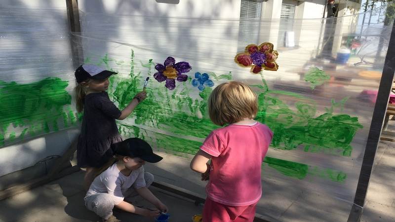Konstverk på plast. Konstverk på plast.